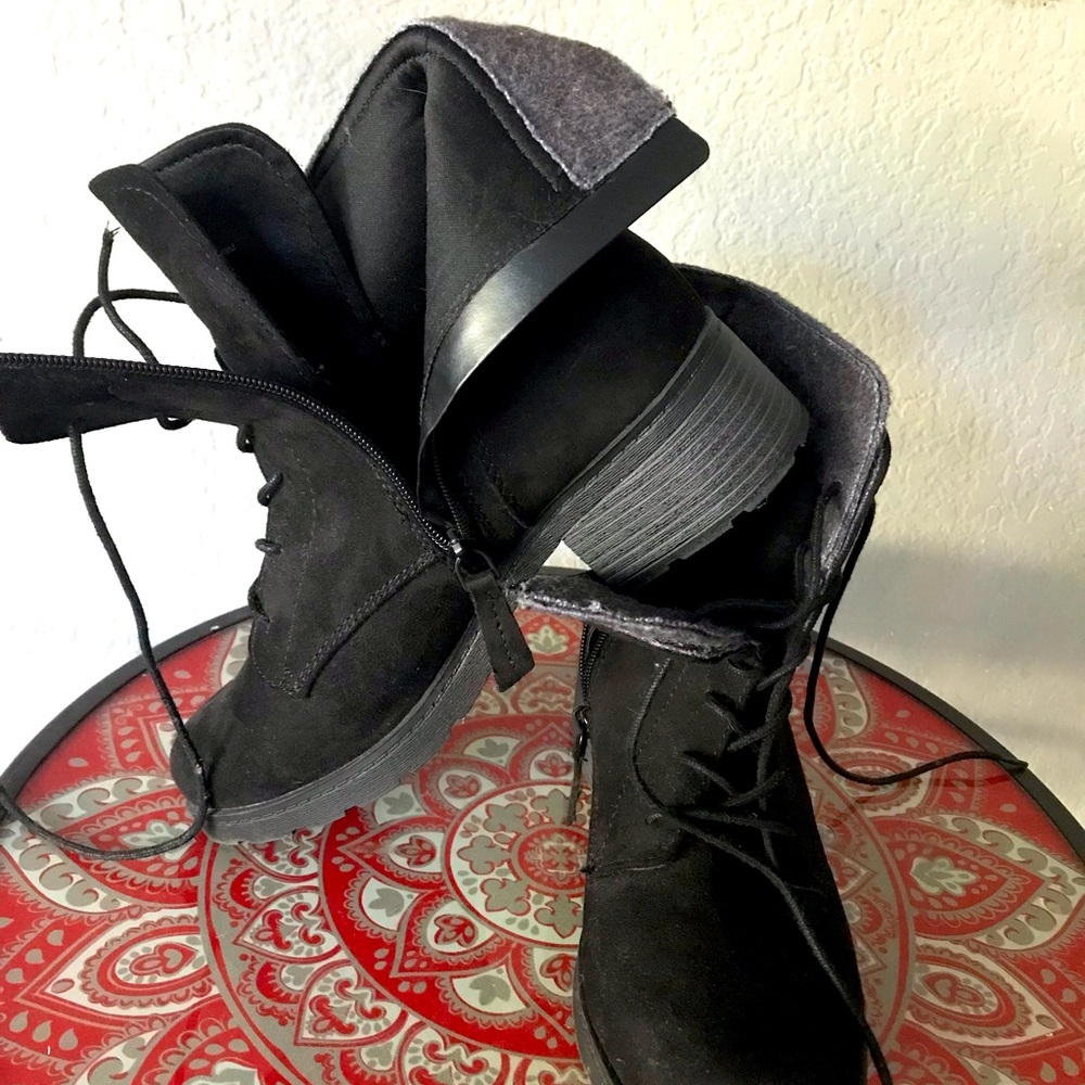 High heel, black ankle boots